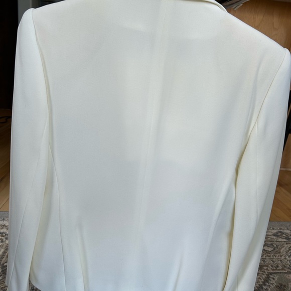 2 Piece Jones New York Jacket/skirt - Picture 4 of 9